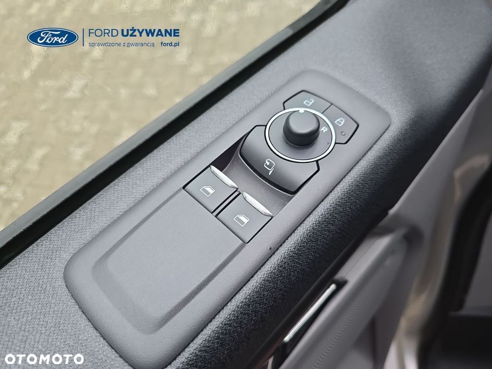 Ford Tourneo Custom - 24