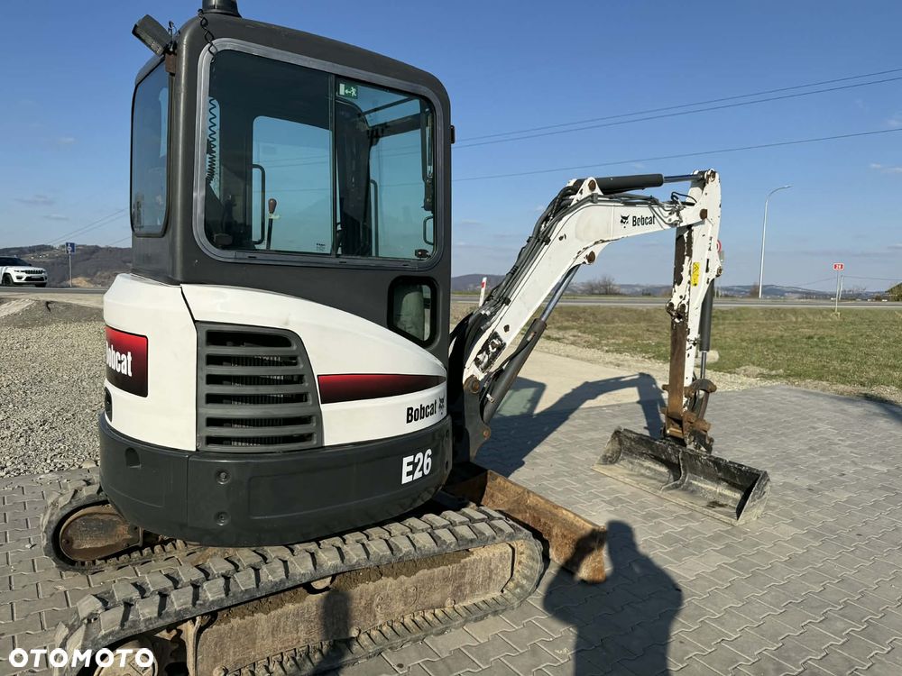 Bobcat E26 - 1