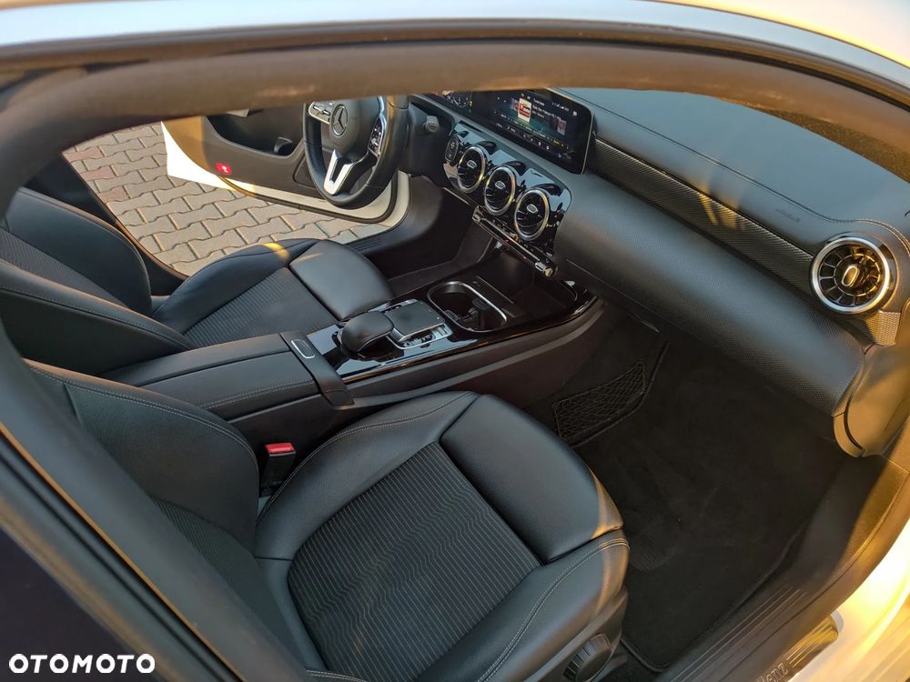 Mercedes-Benz CLA 180 d 7G-DCT - 11