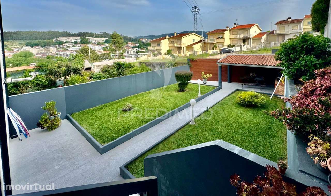 Moradia T4 de Gaveto - Grande imagem: 2/32