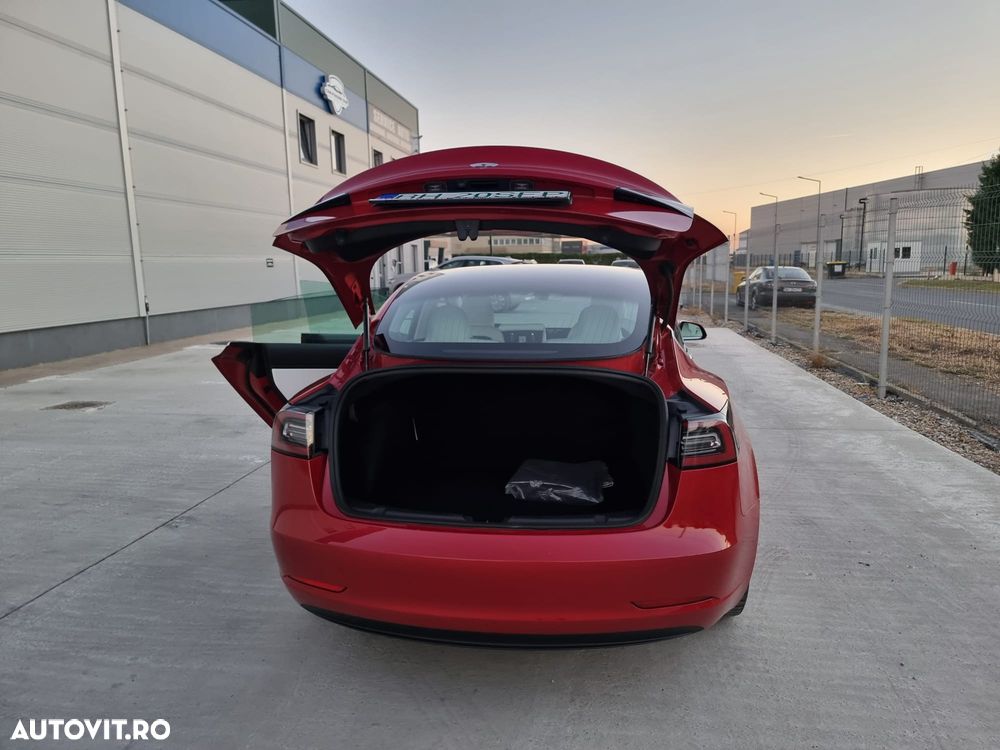 Tesla Model 3 - 18