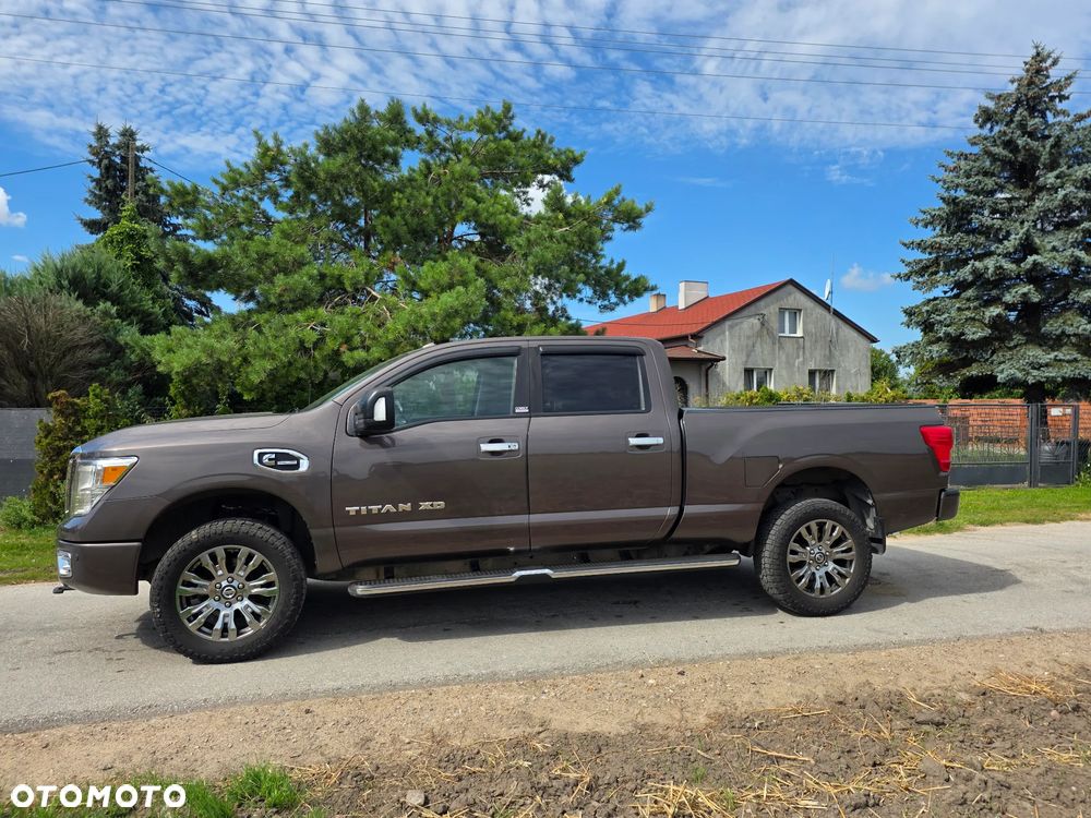 Nissan Titan - 4