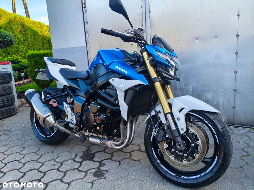Suzuki GSR - 2