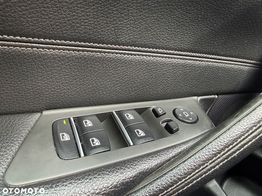 BMW Seria 5 520d Sport Line sport - 35