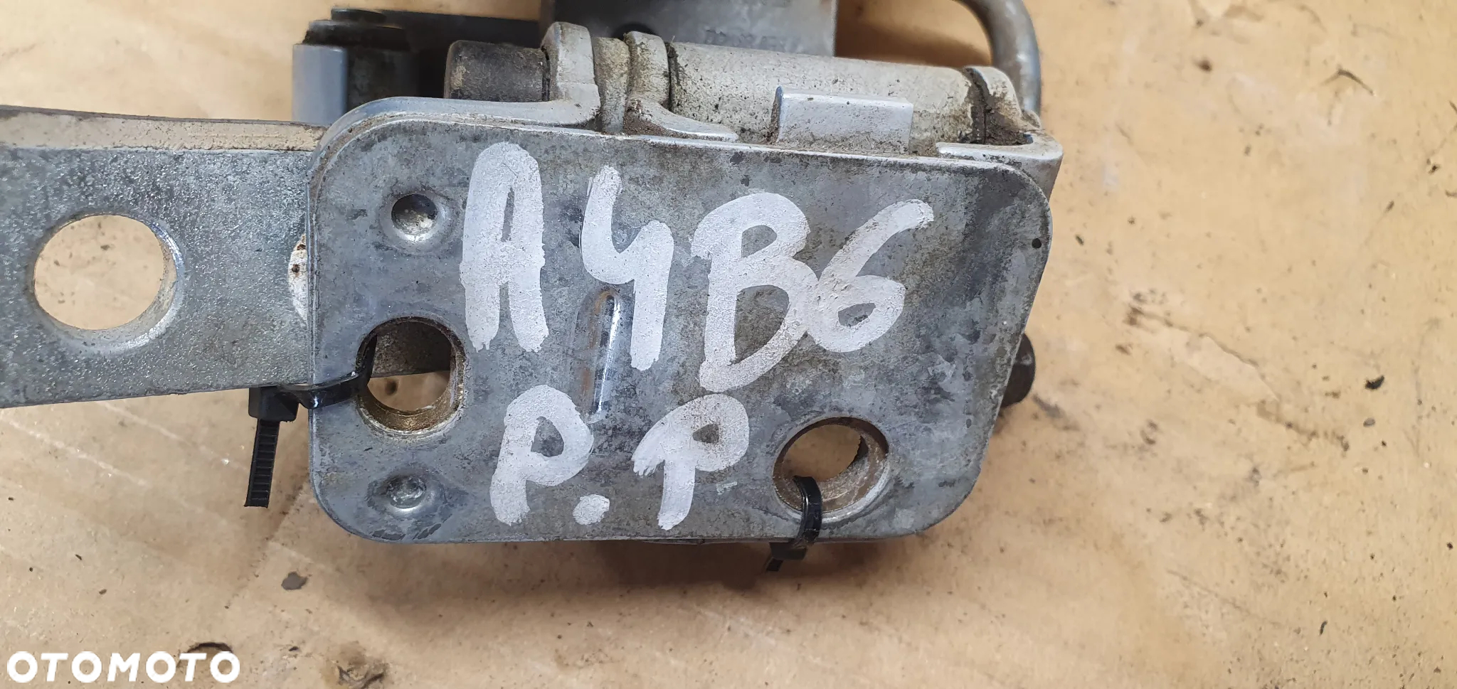 Zawias zawiasy drzwi prawy przód para Audi A4 B6 8E0831412 - 6