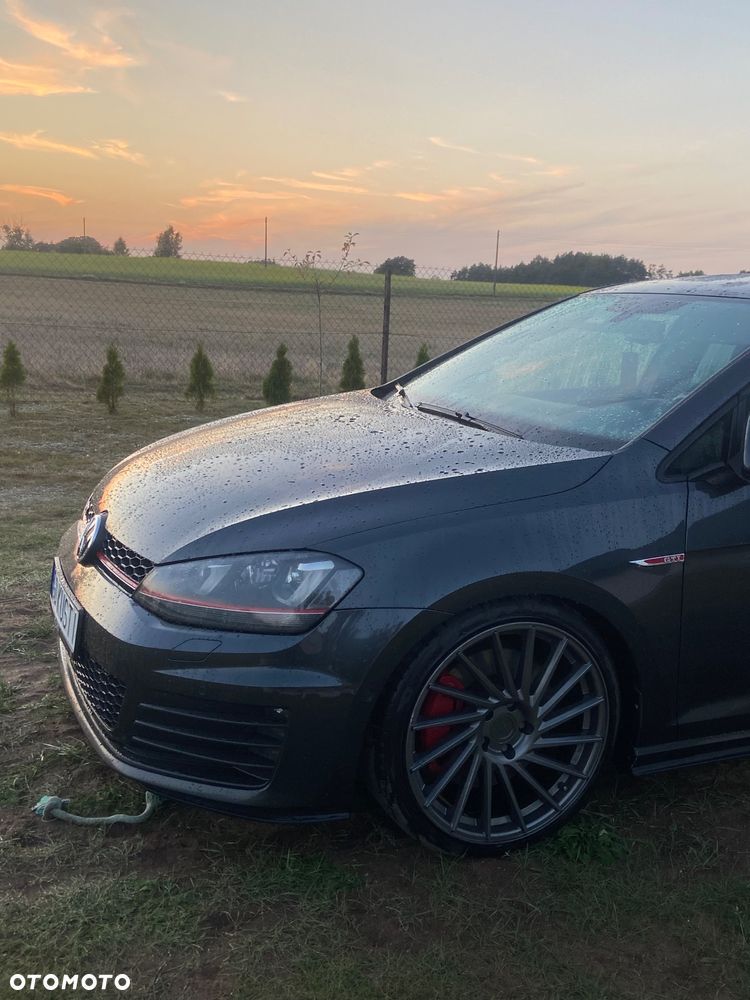 Volkswagen Golf - 9