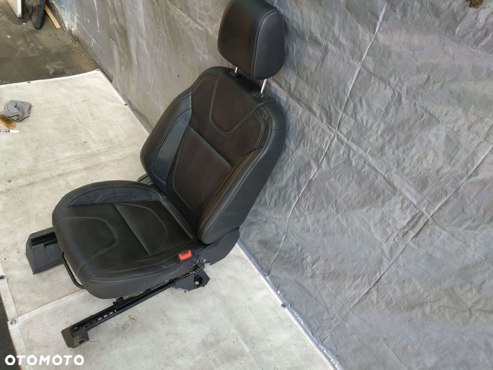fotel przedni przód pasażer prawy eu ford kuga mk2 - 5