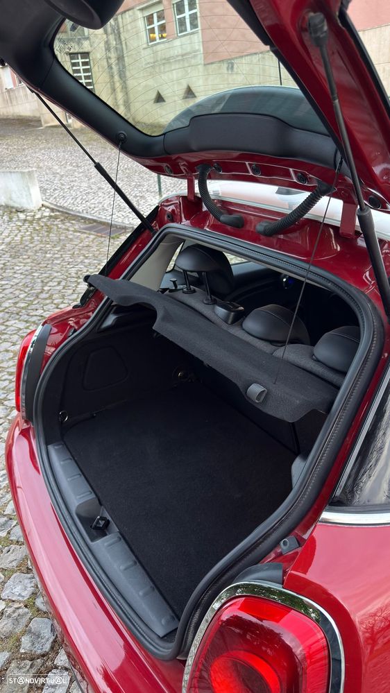 MINI 5 Portas Cooper D Auto - 9