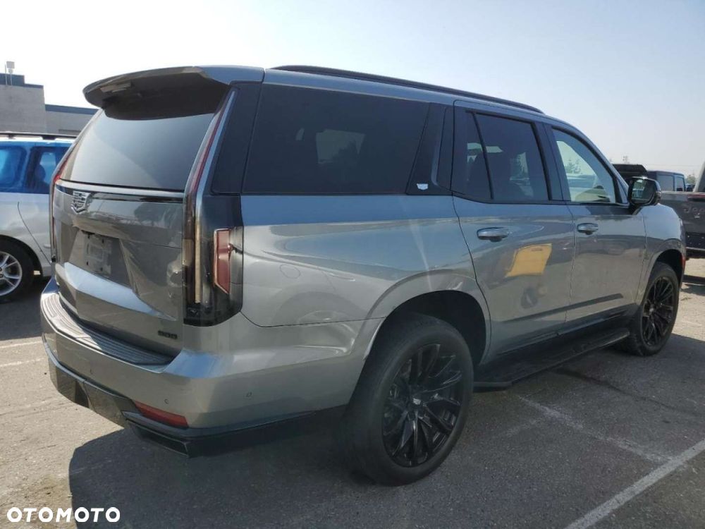 Cadillac Escalade - 4