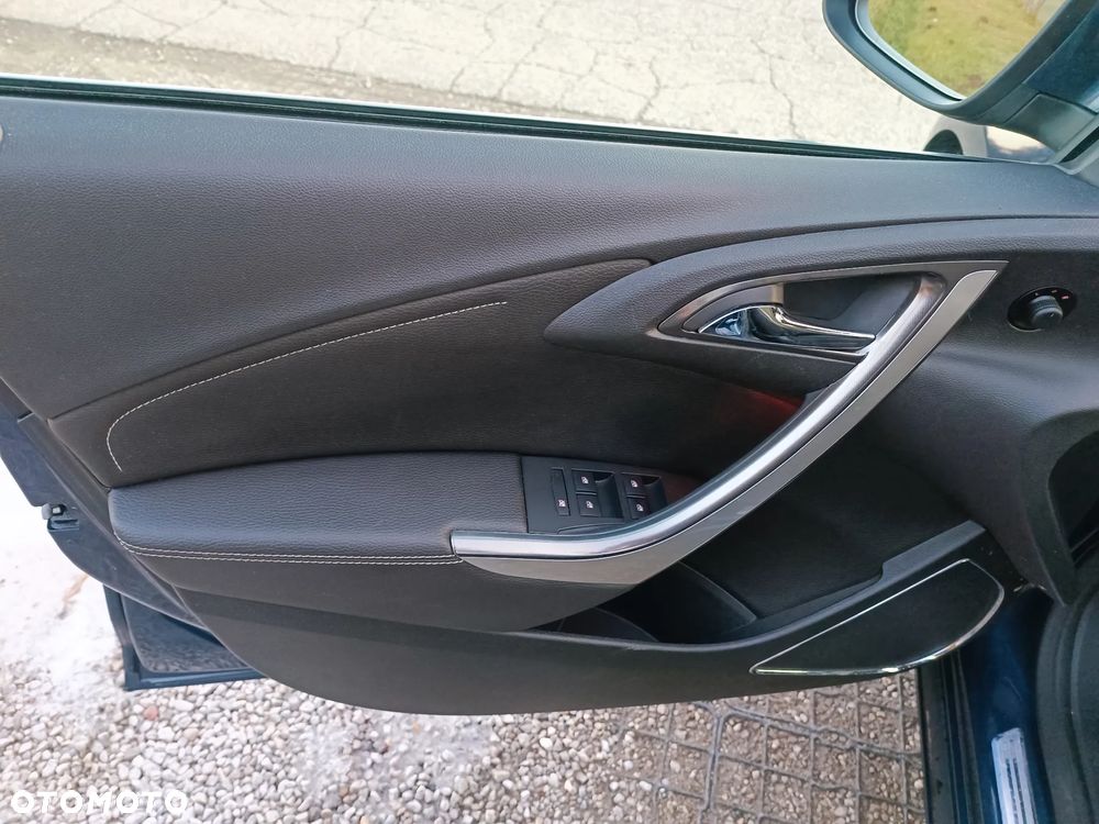 Opel Astra 1.4 Turbo Cosmo - 11