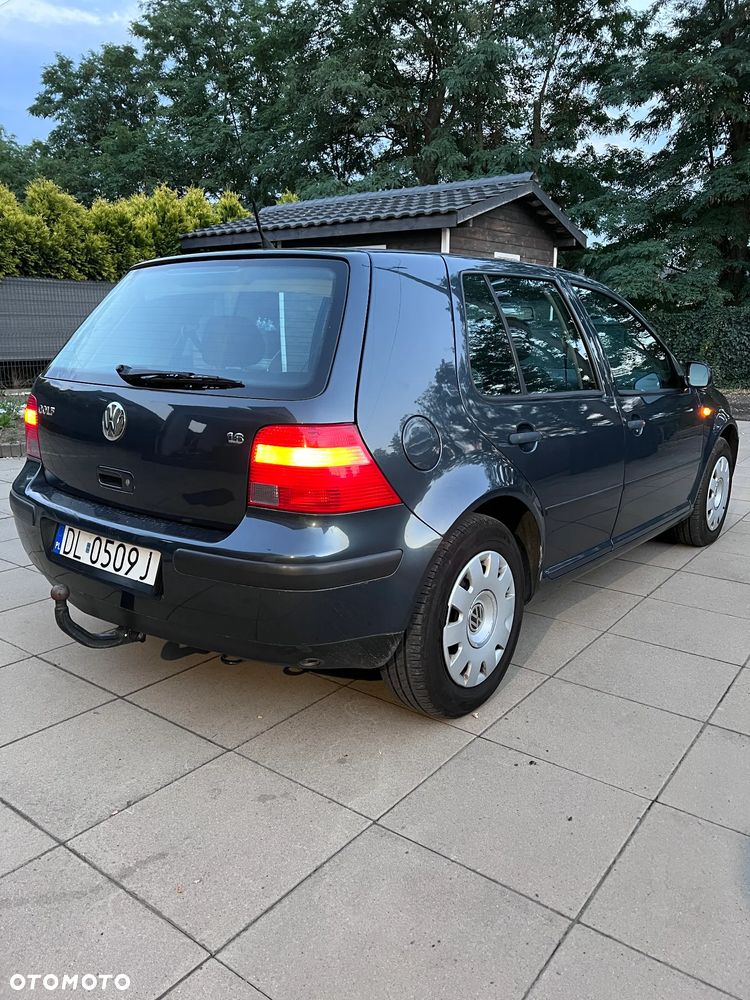 Volkswagen Golf - 5