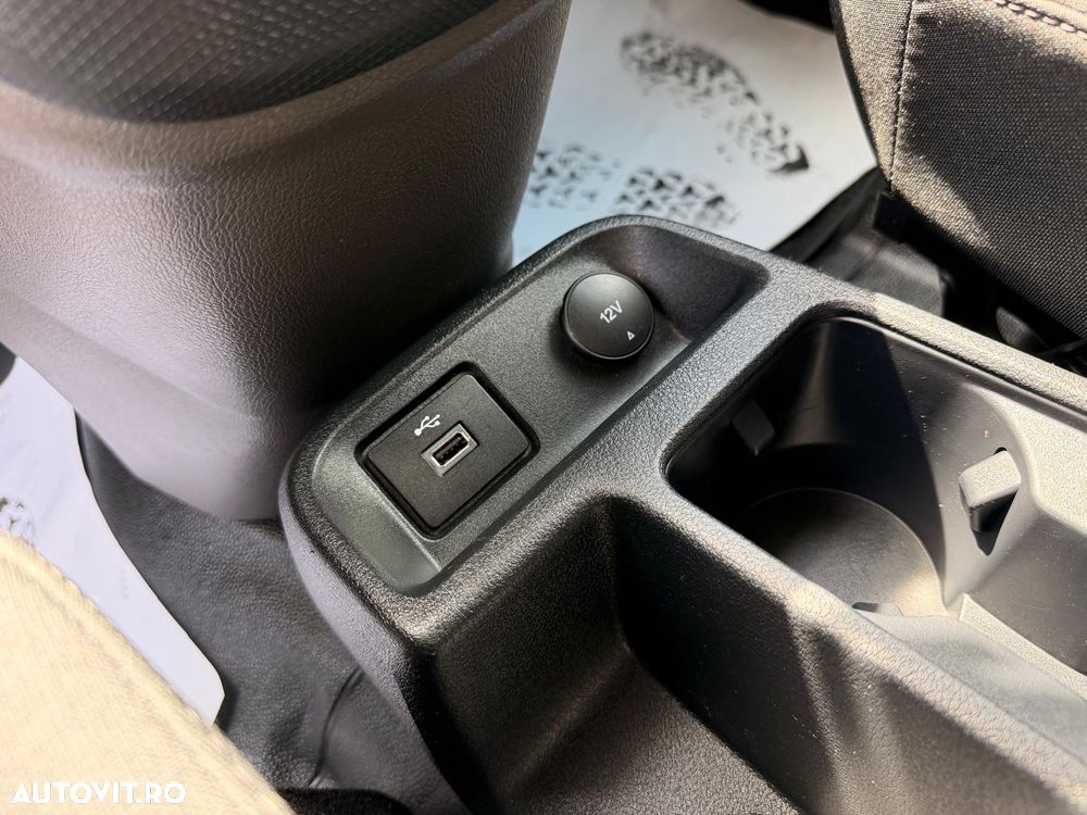 Ford Transit Connect 1.5 EcoBlue 100CP 8AT DCIV SWB(L1) Trend - 23