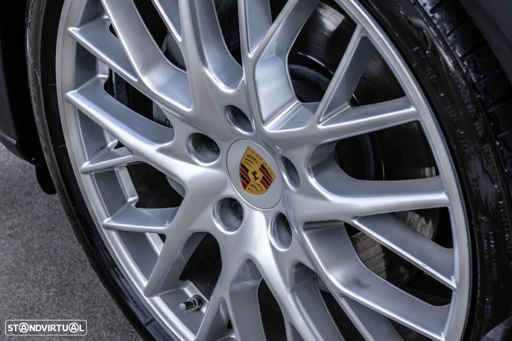 Porsche Panamera 4 S - 10
