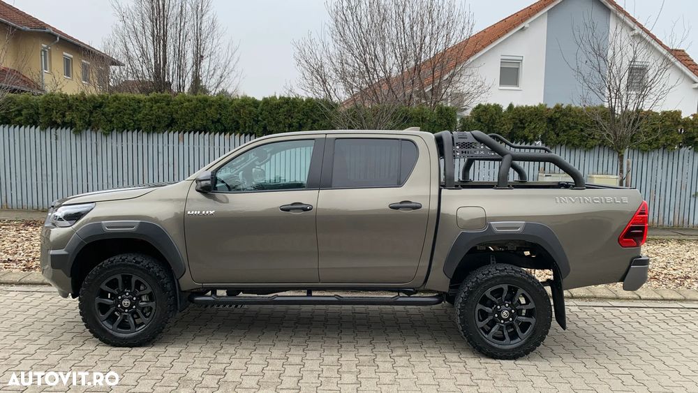 Toyota Hilux 2.8D 204CP 4x4 Double Cab AT Invincible Color Edition - 2