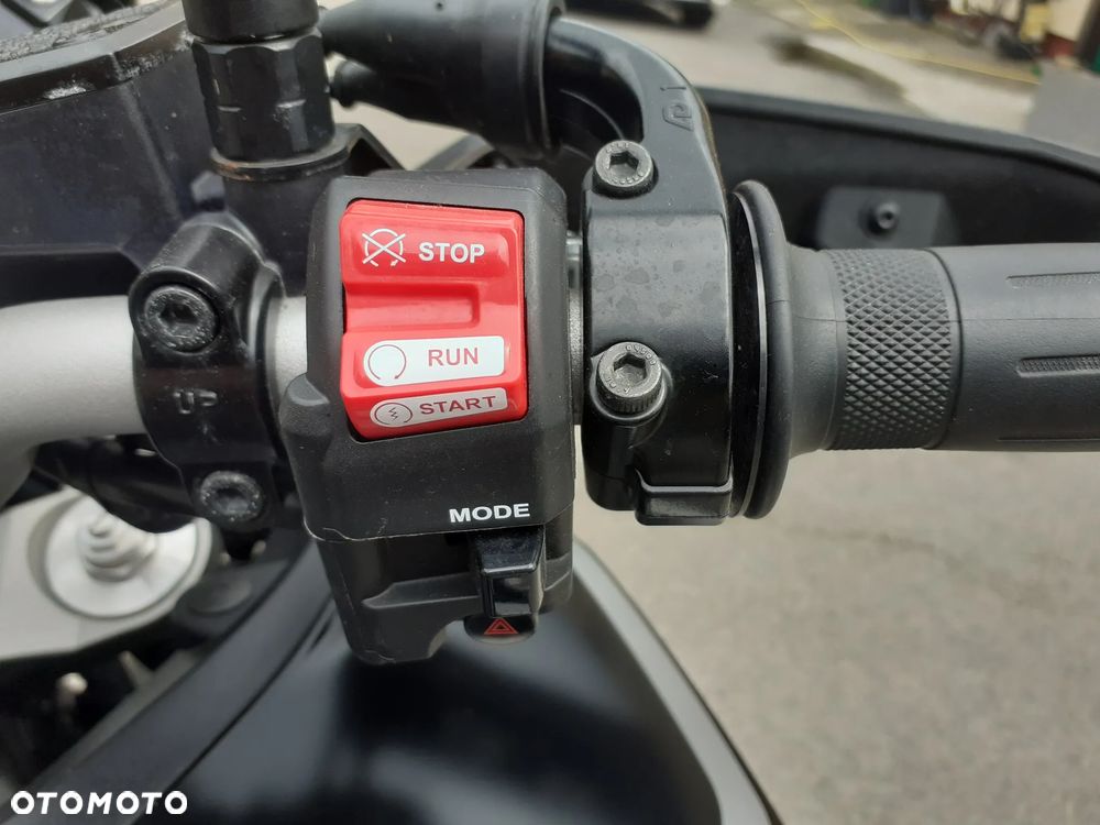 Yamaha MT - 7