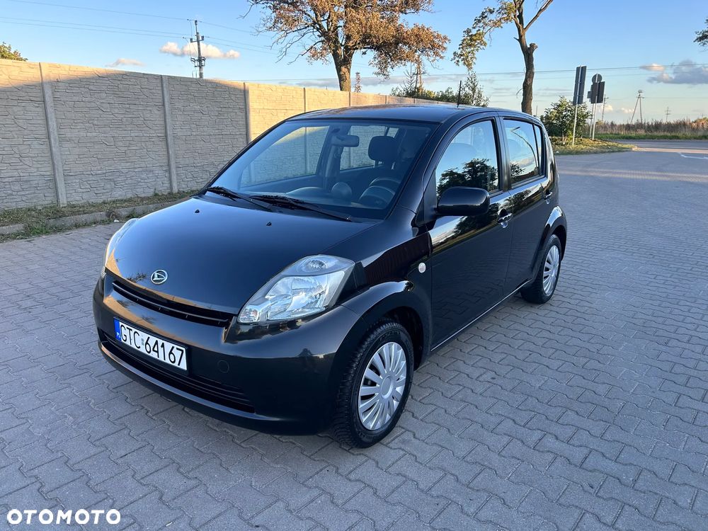 Daihatsu Sirion - 2
