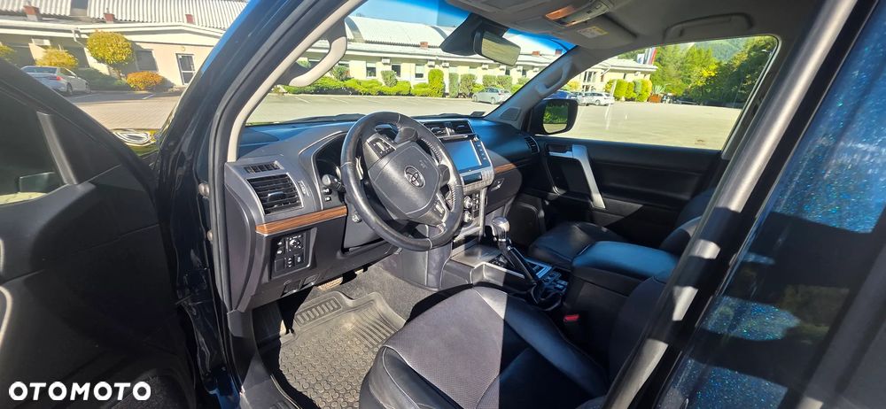 Toyota Land Cruiser - 7