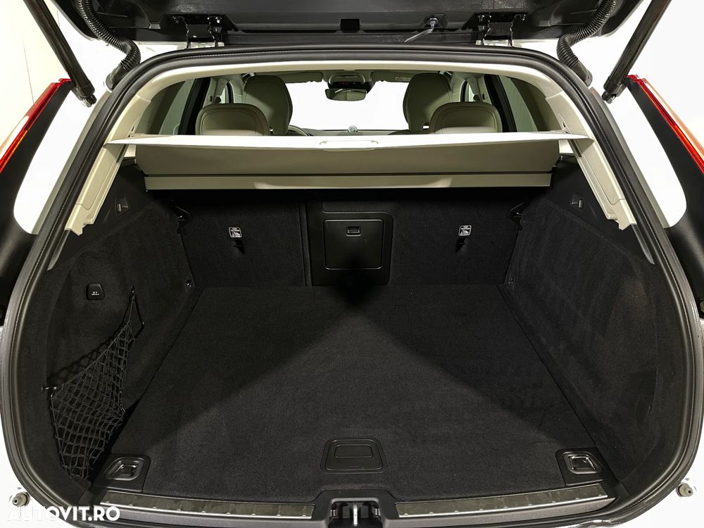 Volvo XC 60 B5 D AWD Geartronic Inscription - 12