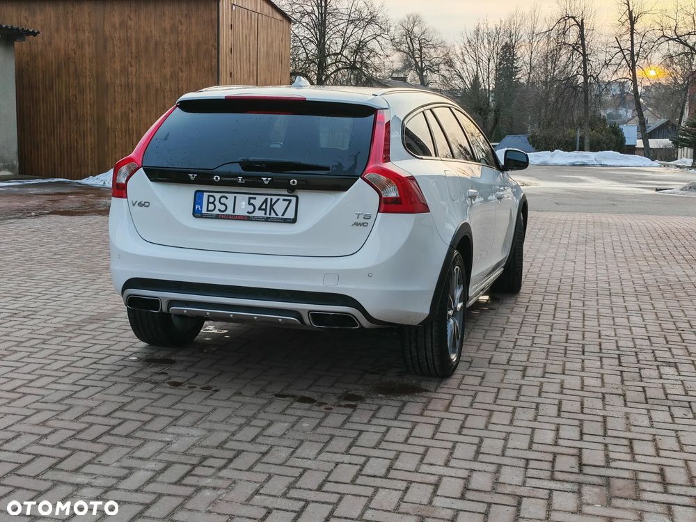 Volvo V60 Cross Country - 3