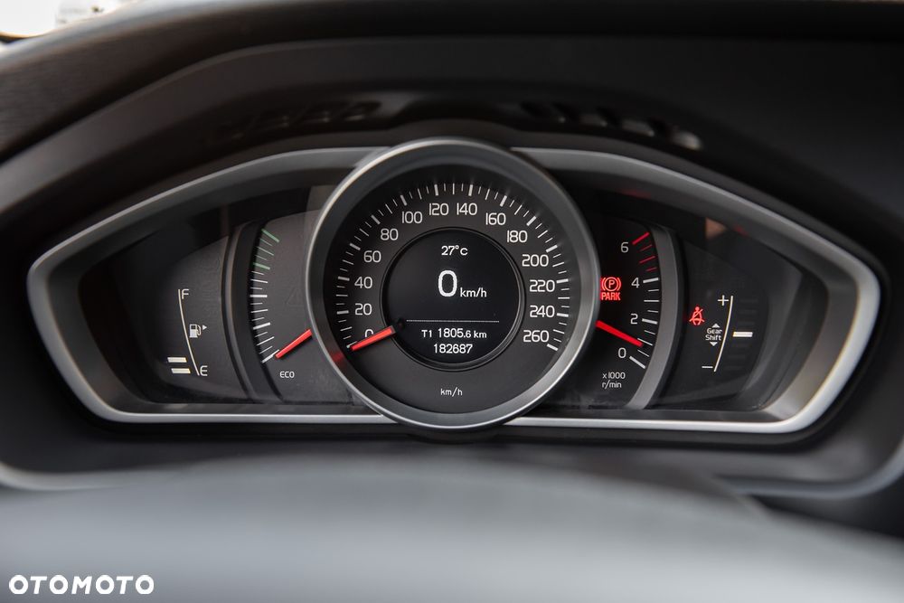 Volvo V40 D2 Kinetic - 19