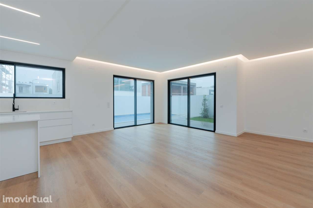 Moradia  Isolada T4 com piscina, jardim e garagem em Murches. - Grande imagem: 3/45