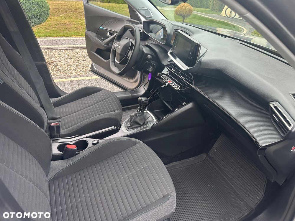Peugeot 2008 1.2 Pure Tech Allure S&S - 12