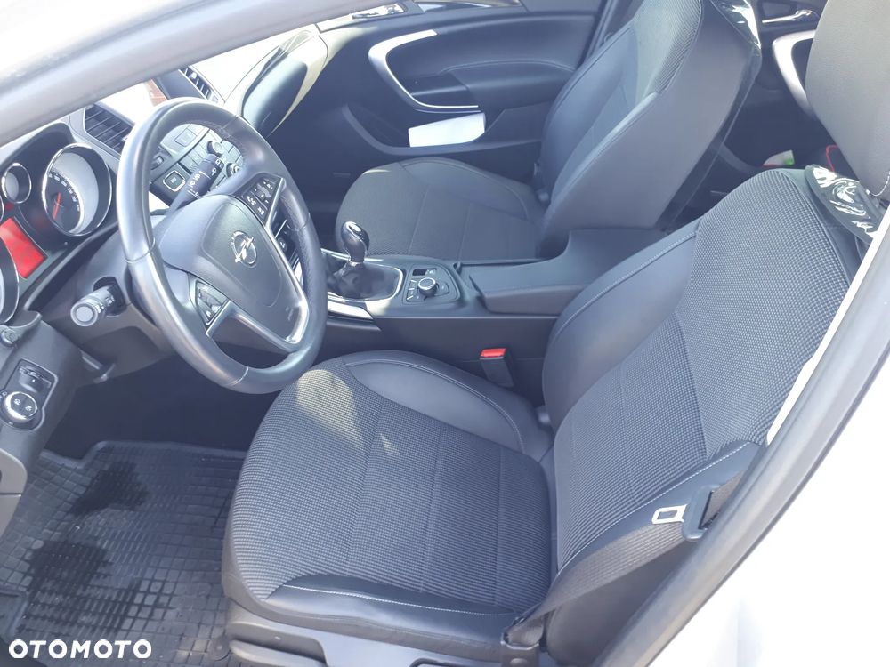 Opel Insignia - 10