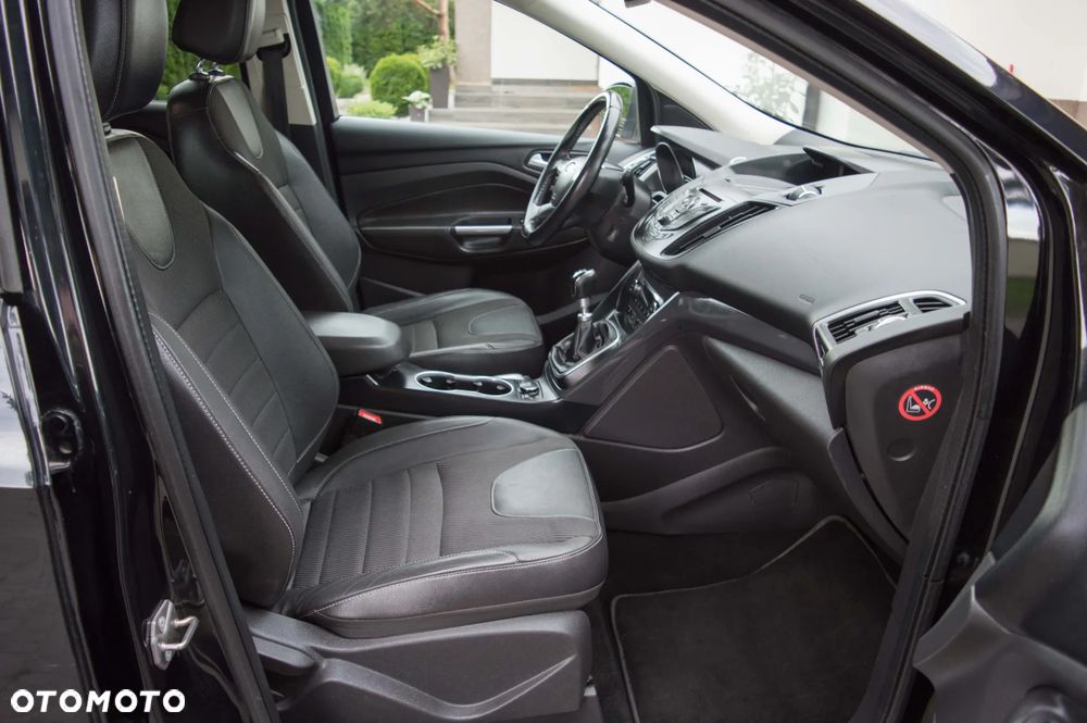 Ford Kuga 2.0 TDCi 2x4 Titanium - 27