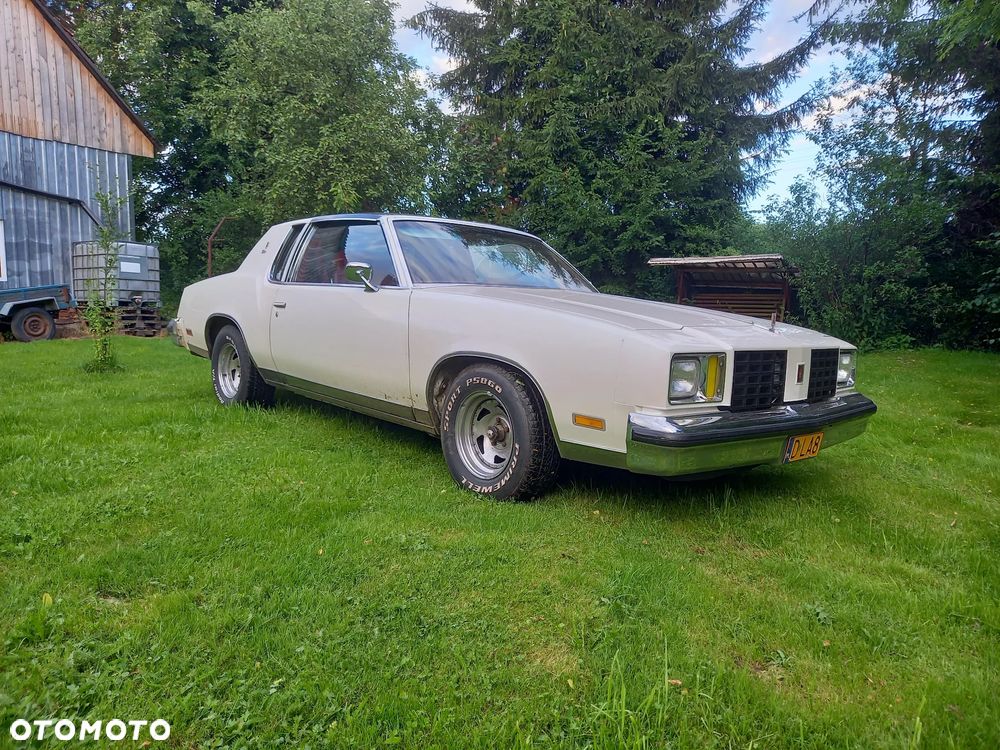 Oldsmobile Cutlass - 1