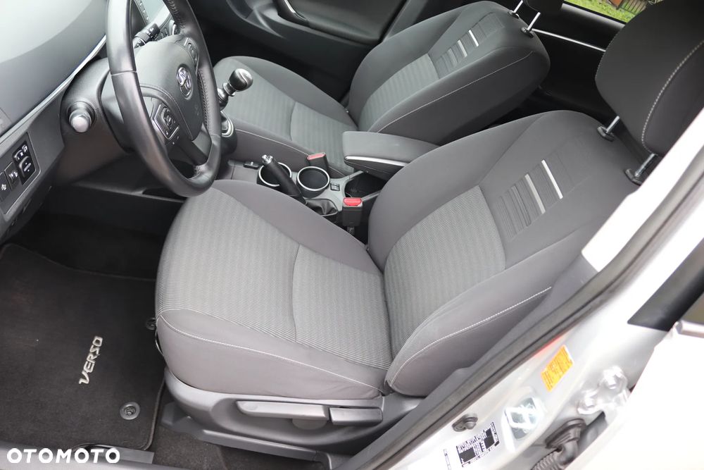 Toyota Verso 1.8 Premium 7os - 30