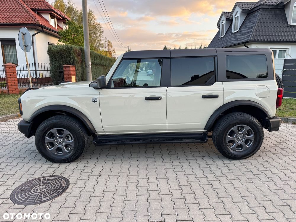 Ford Bronco - 11