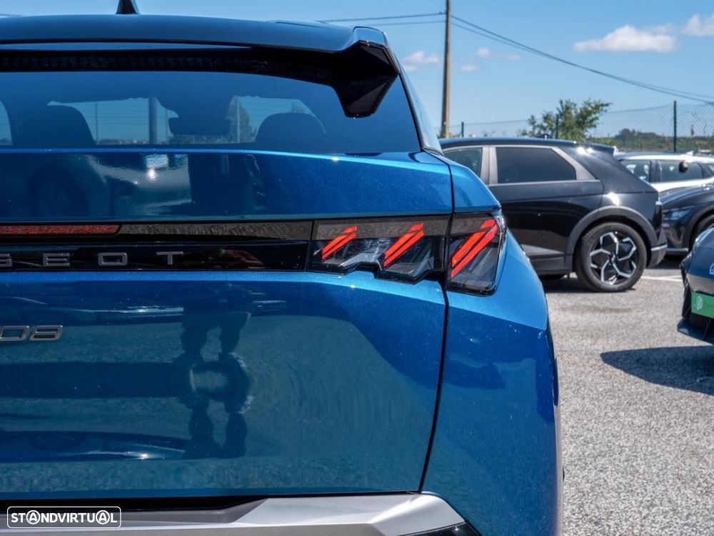 Peugeot e-3008 73 kWh GT — fotografia 12