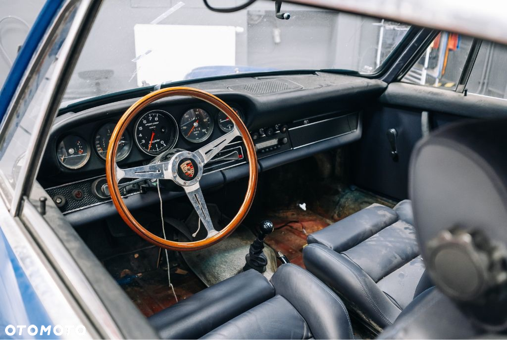 Porsche 911 - 8