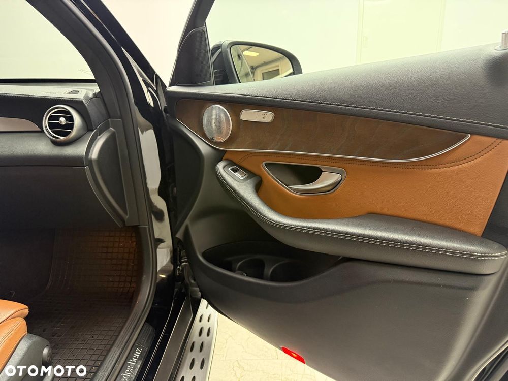 Mercedes-Benz GLC - 12