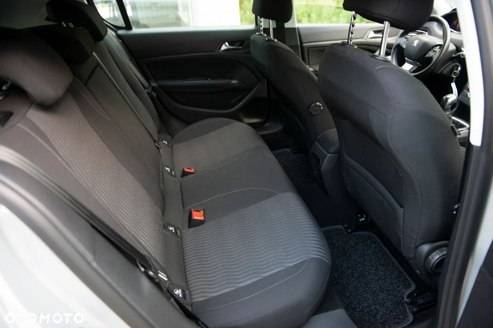 Peugeot 308 1.2 PureTech Access EU6 - 22