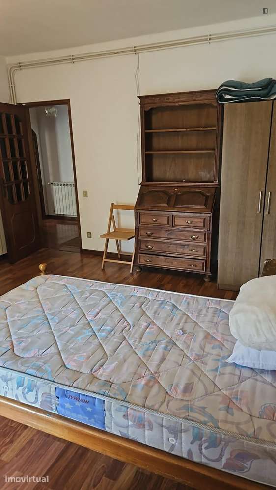 Quarto - localizado em Coimbra - Grande imagem: 2/5