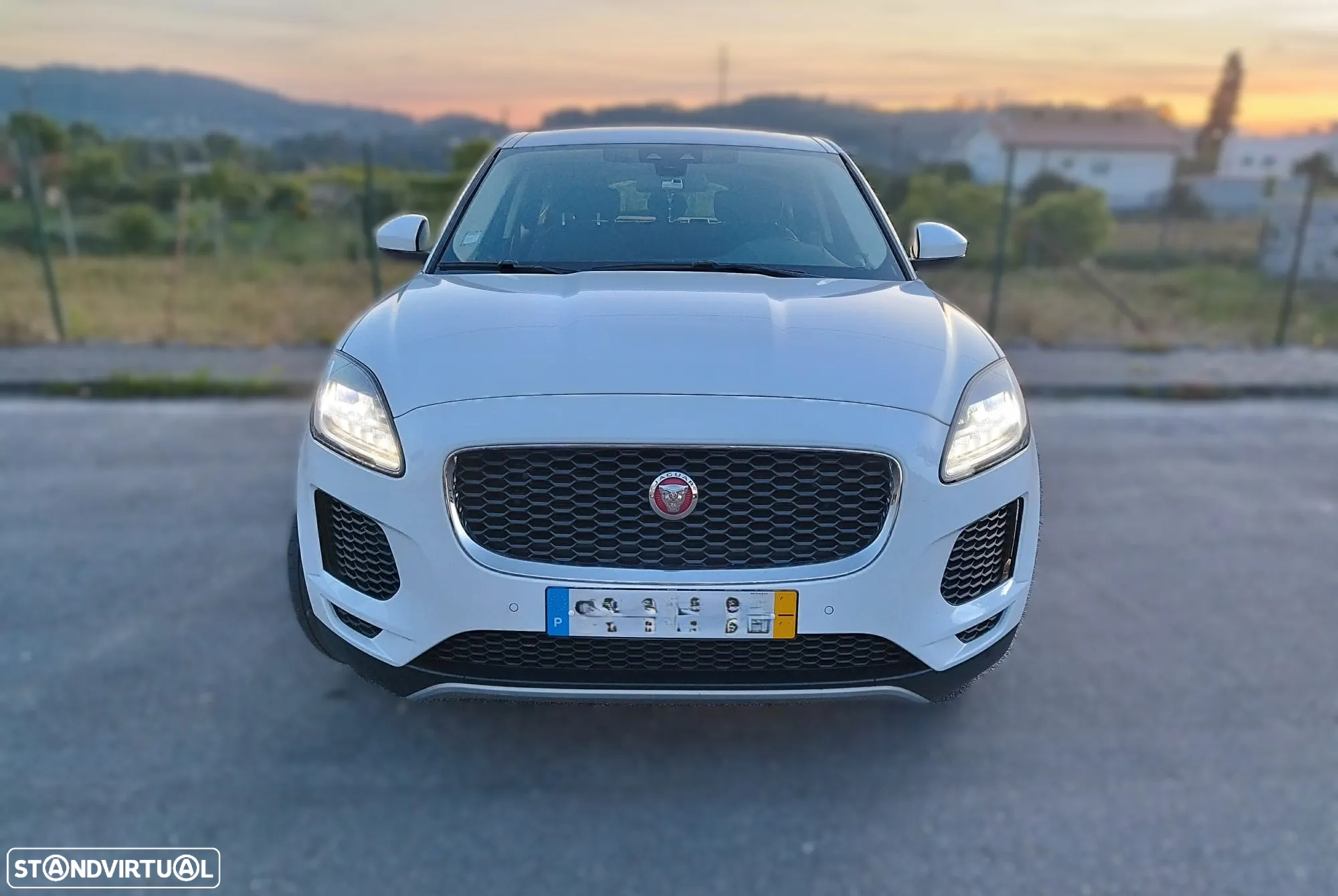 Jaguar E-Pace 2.0 i4D - 8