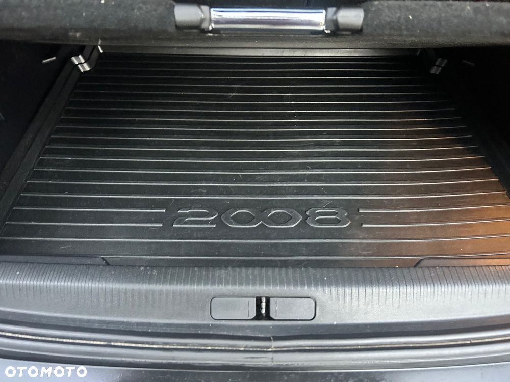Peugeot 2008 1.2 Pure Tech GPF Active S&S - 24