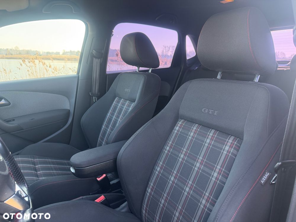 Volkswagen Polo 1.4 DSG GTI - 9