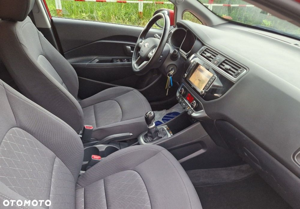 Kia Rio 1.4 Dream Team Edition - 31