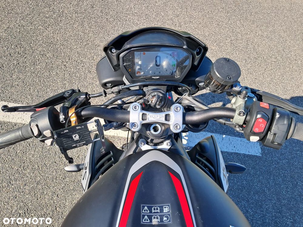 Triumph Street Triple - 7