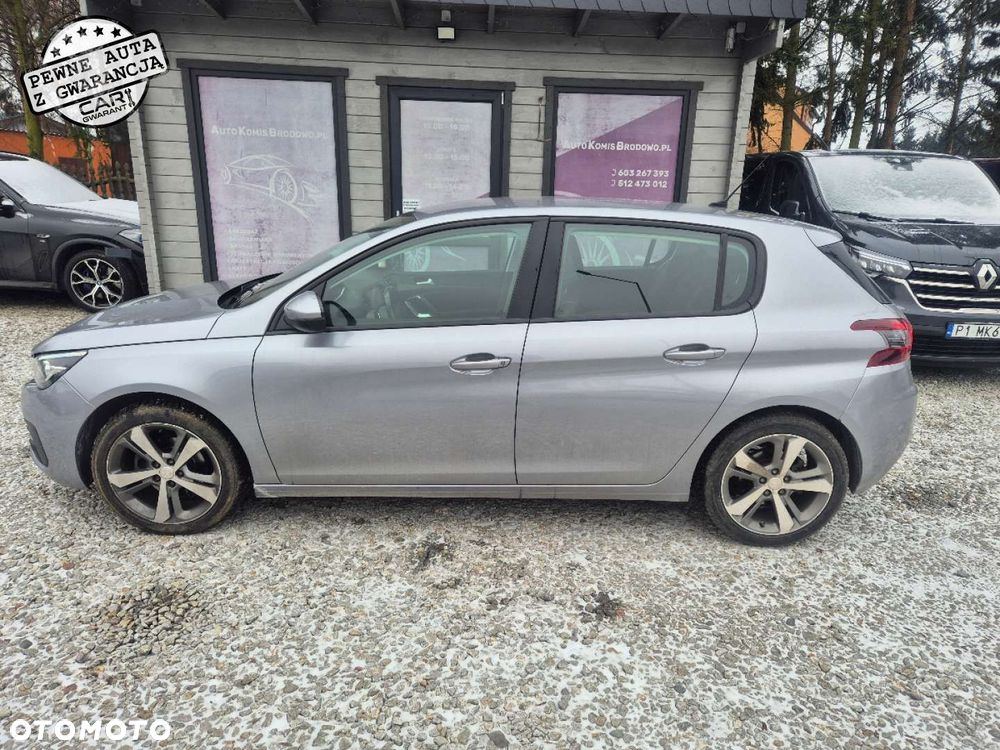Peugeot 308 - 8
