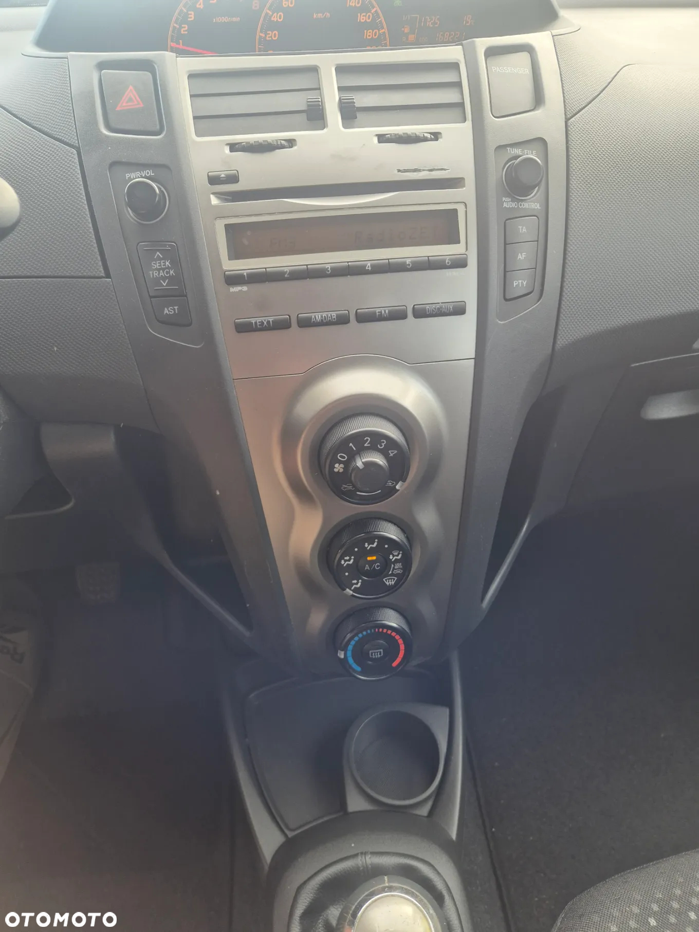Toyota Yaris 1.0 Life - 17