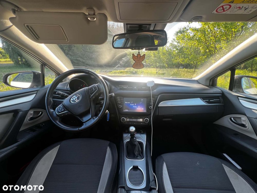 Toyota Avensis - 7