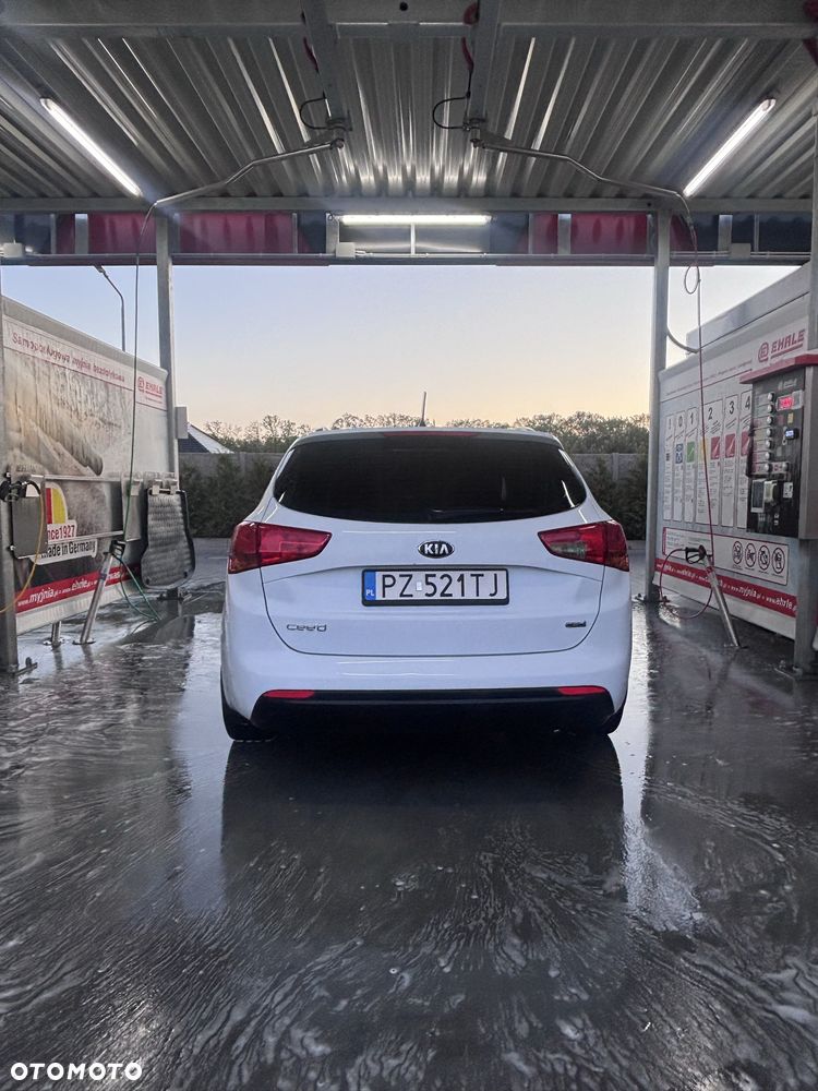 Kia Ceed - 4