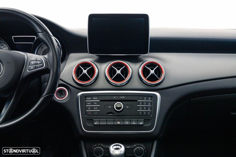 Mercedes-Benz CLA 200 (CDI) d Orange Art Edition - 15
