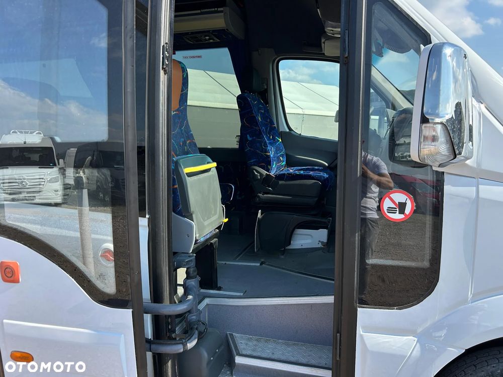 Mercedes-Benz Sprinter 519 - 11