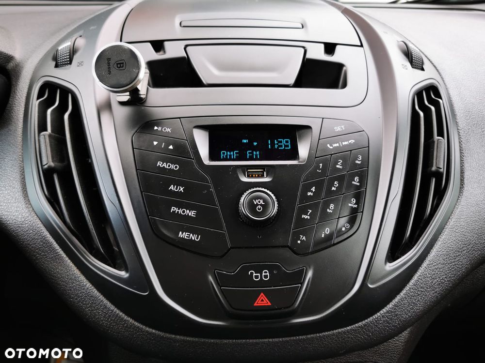 Ford Transit Courier - 17