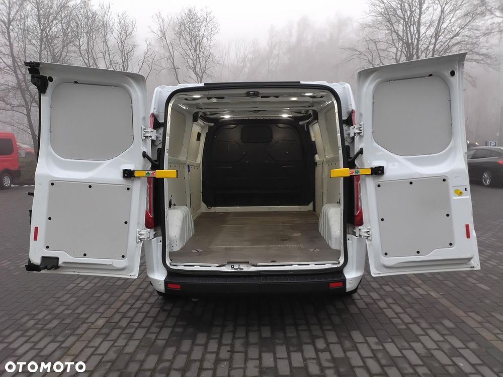 Ford Transit Custom - 11