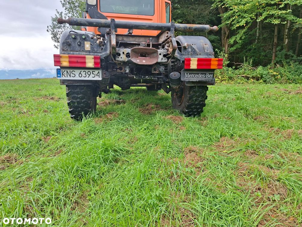 Mercedes-Benz Unimog - 6